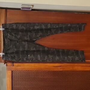 Anatomie | Womens Jenny Cargo Pull-on Pants in Camo - size Large